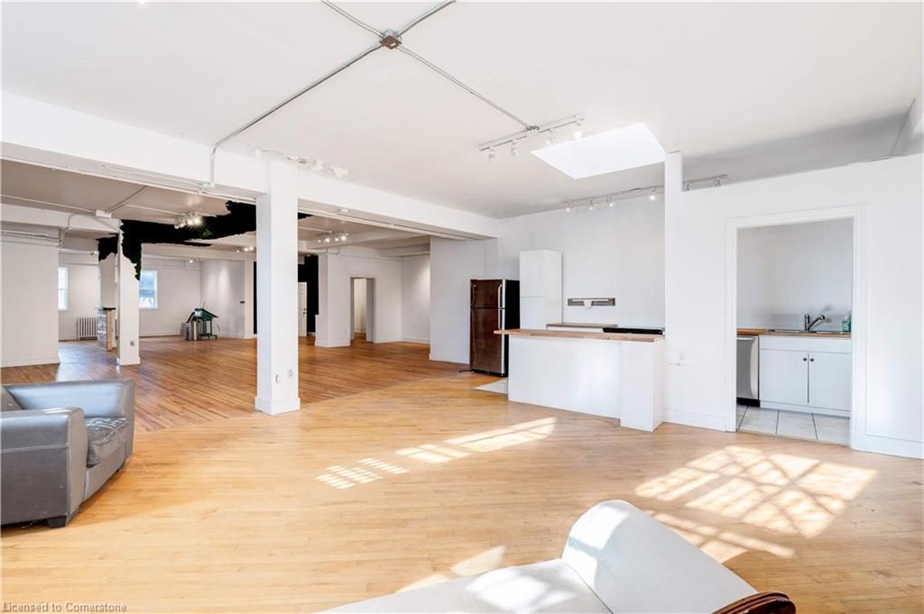 323-327 King Street Property Photo 18