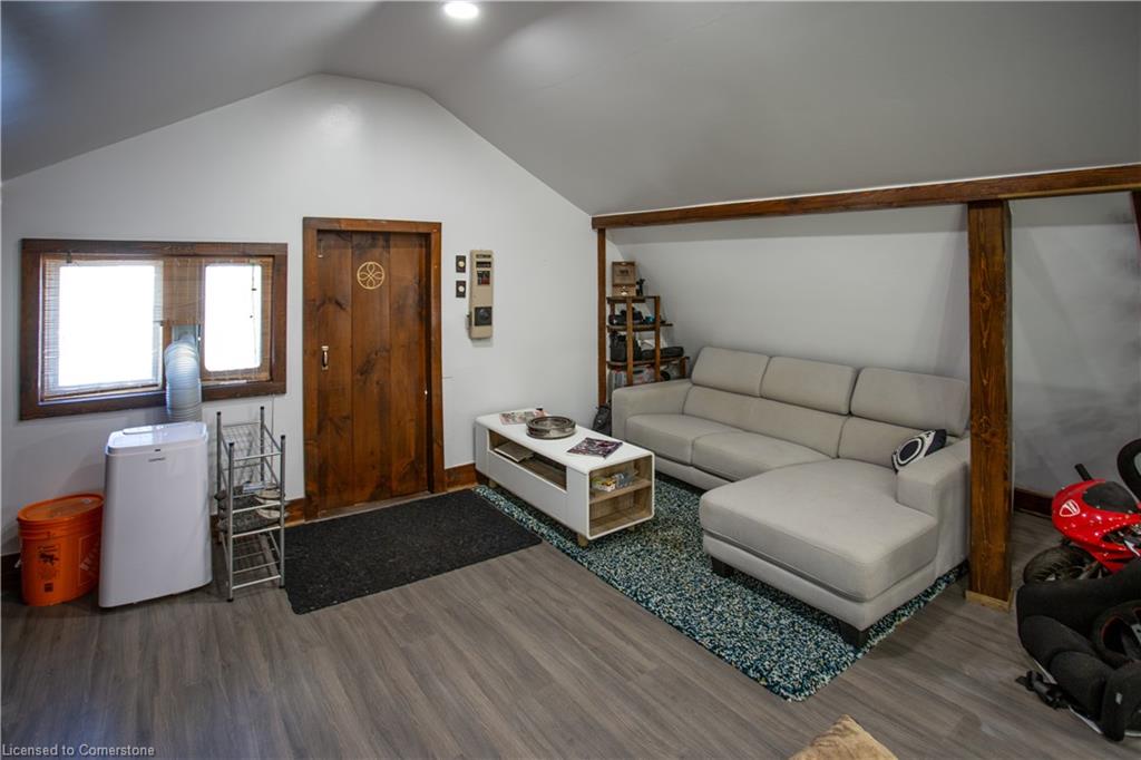 5 East John Street N Property Photo 24