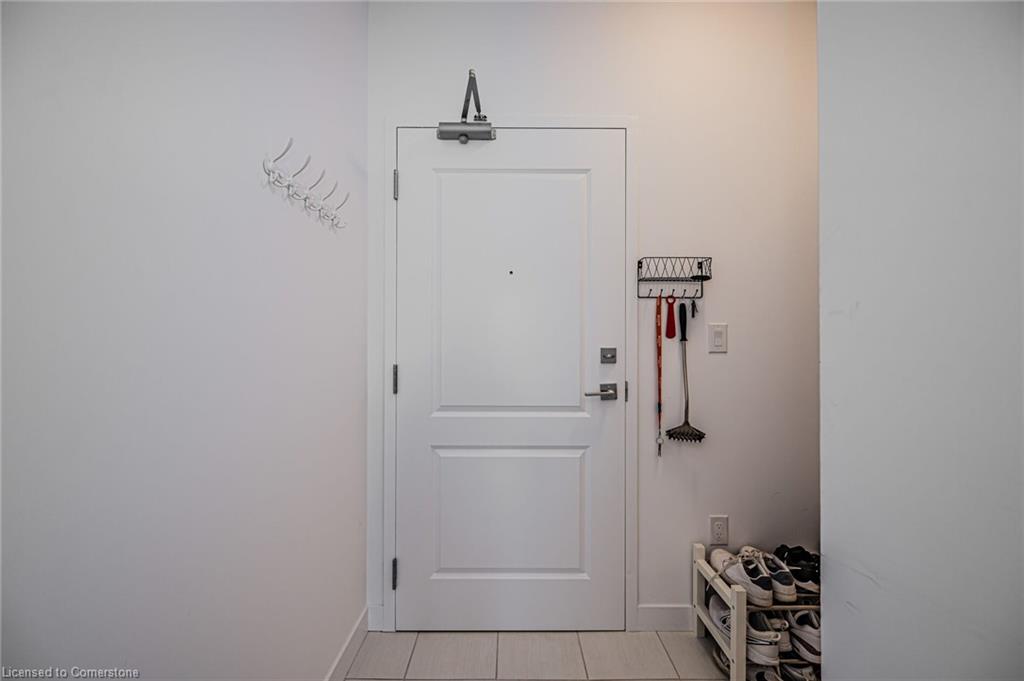 319-460 Dundas Street Property Photo 6