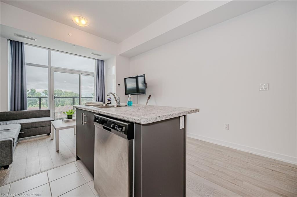 319-460 Dundas Street Property Photo 12