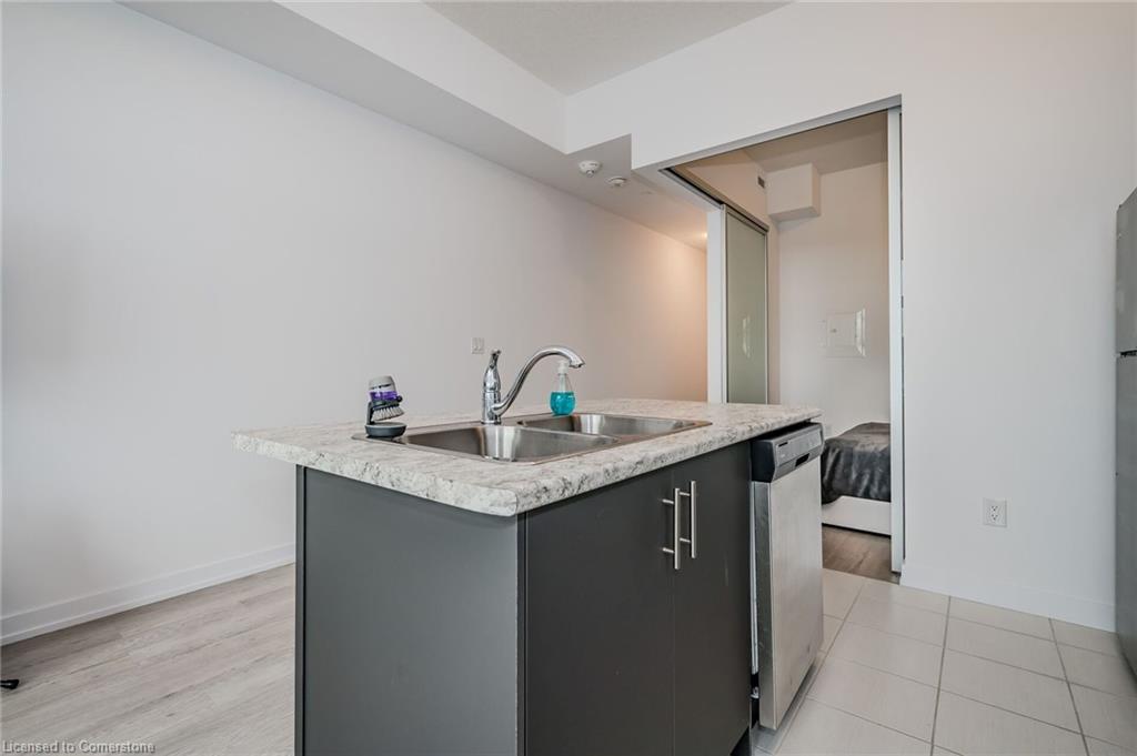 319-460 Dundas Street Property Photo 13