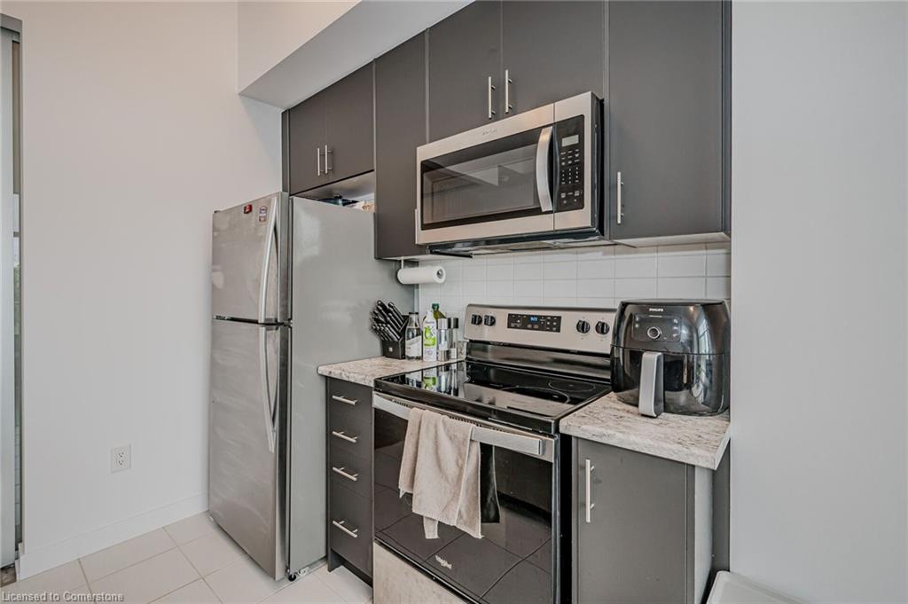 319-460 Dundas Street Property Photo 14