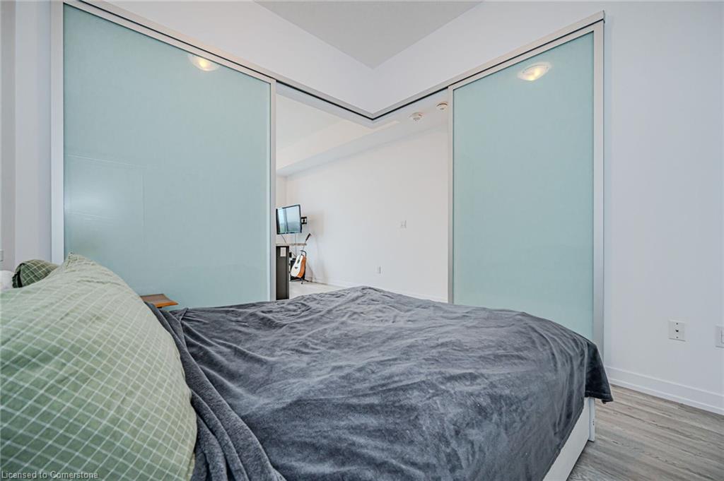 319-460 Dundas Street Property Photo 20