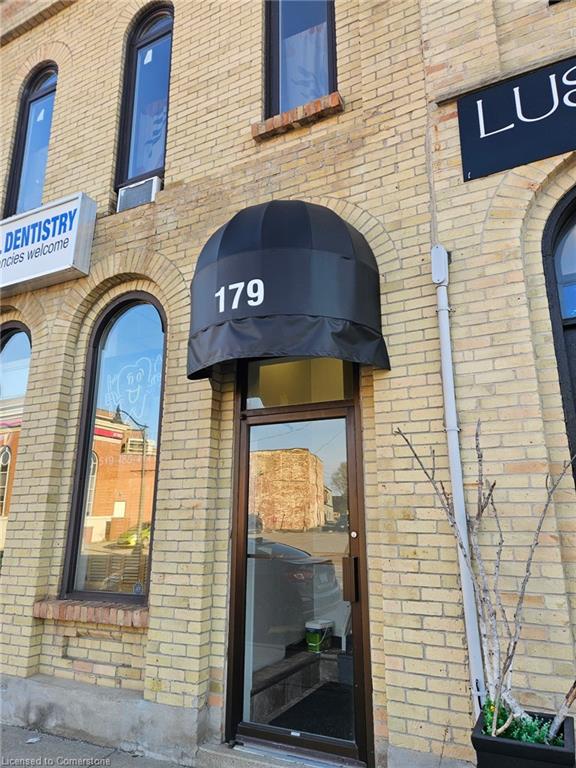 179 Thames Street S Property Photo