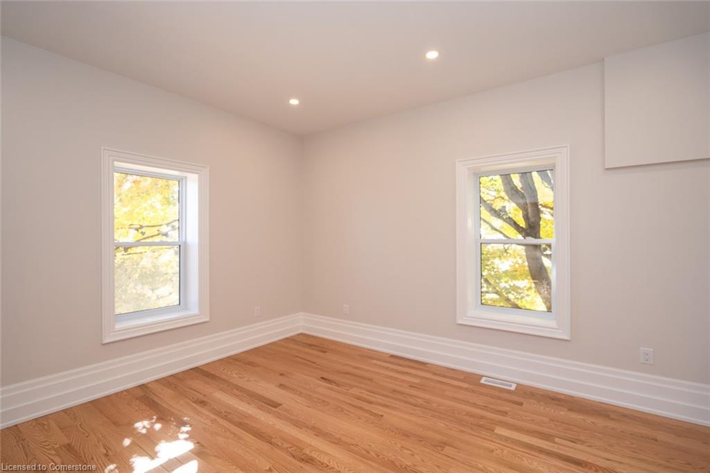 154 Main Street W Property Photo 31