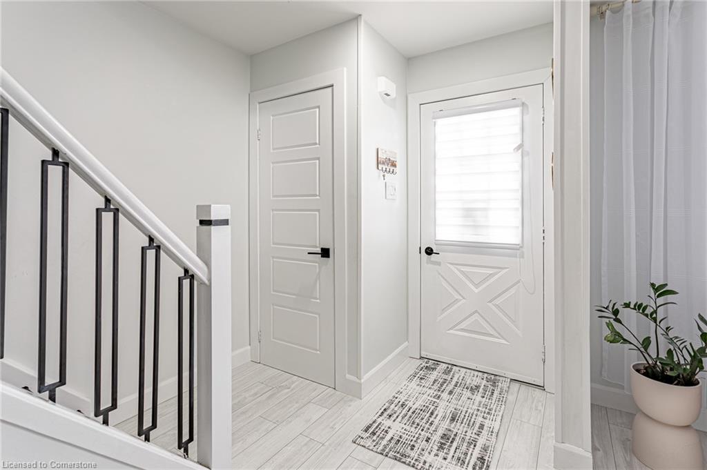 448 Springbank Avenue N Property Photo 2