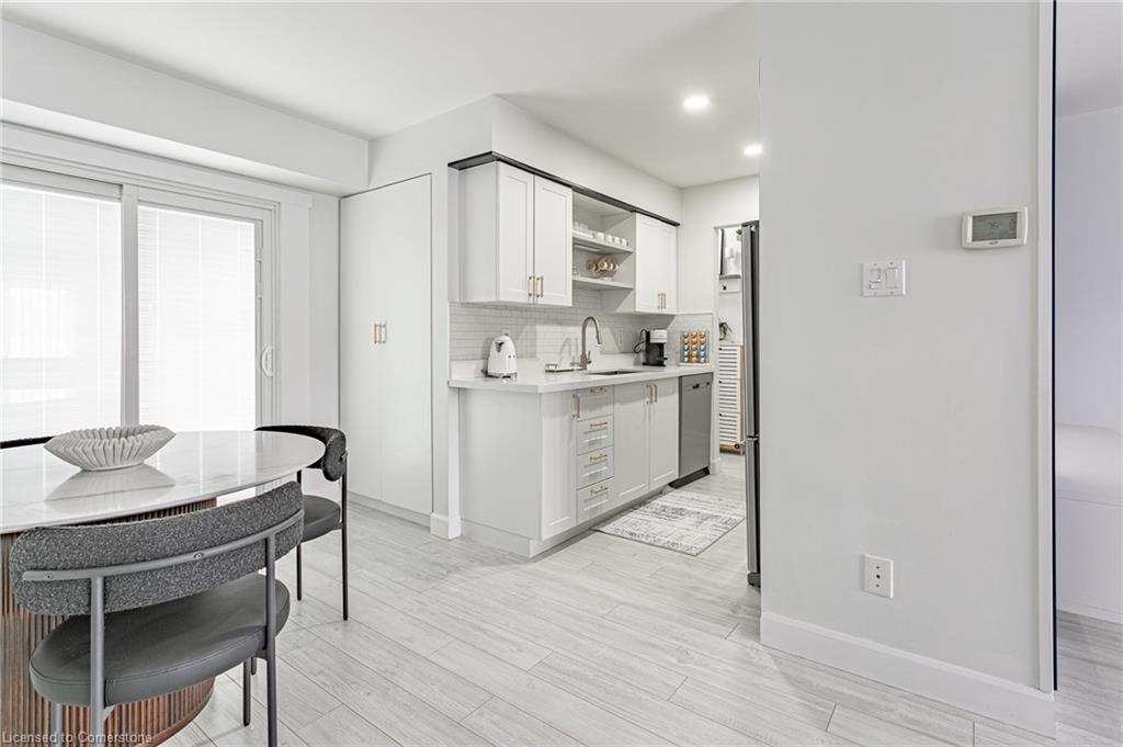 448 Springbank Avenue N Property Photo 13