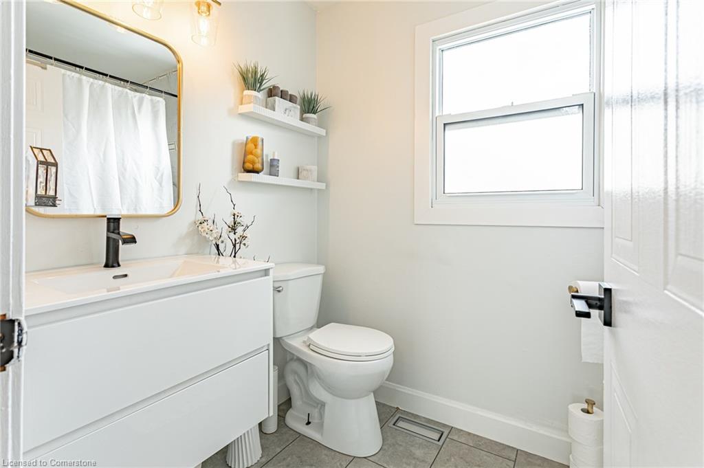 448 Springbank Avenue N Property Photo 19