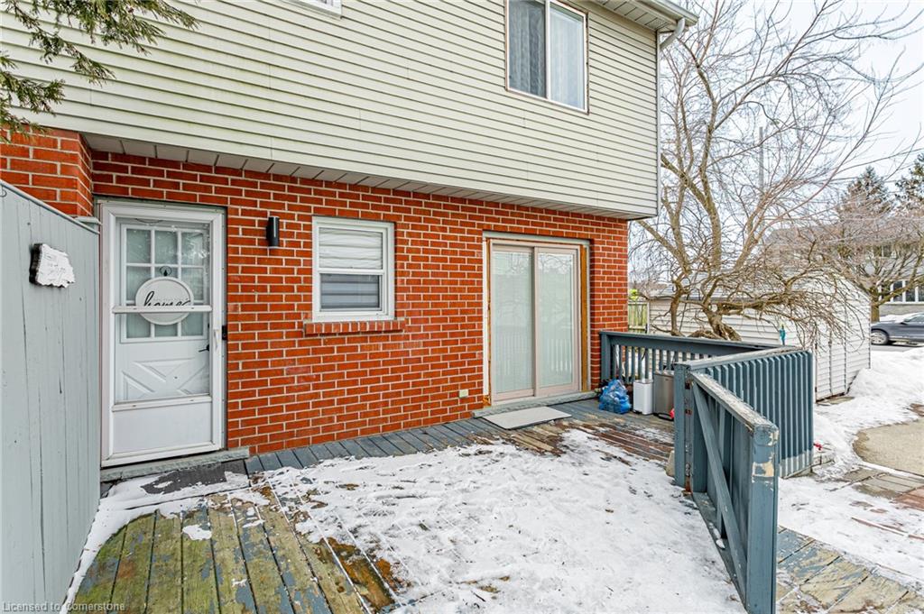 448 Springbank Avenue N Property Photo 27