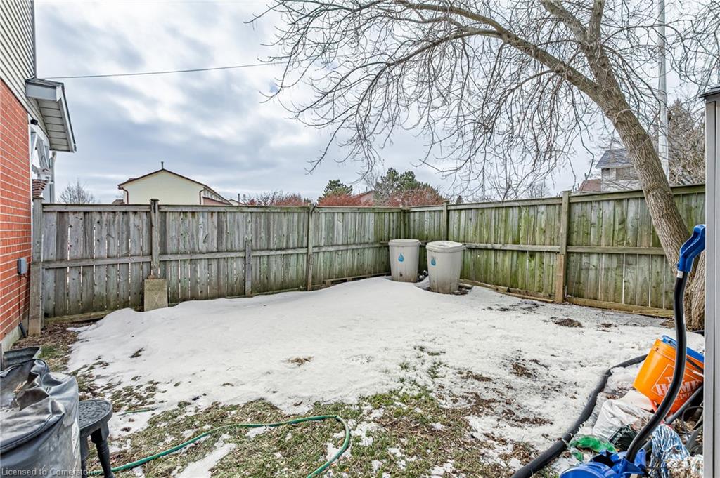 448 Springbank Avenue N Property Photo 29