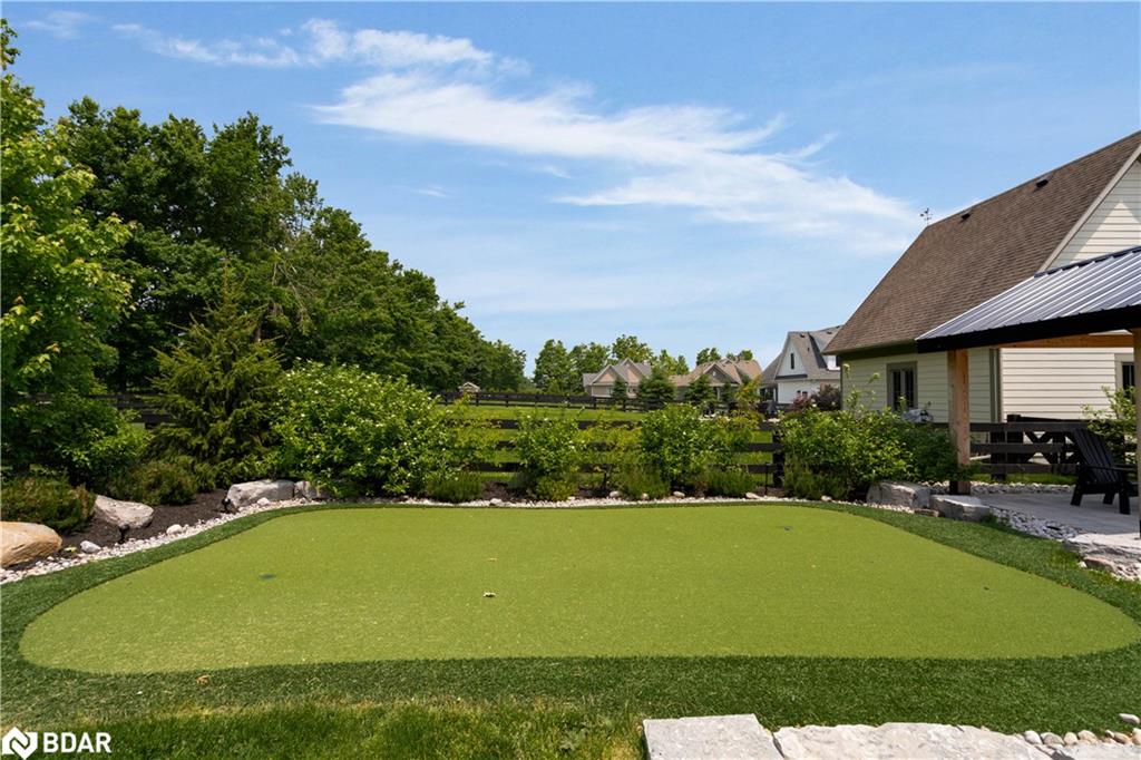 10 Georgian Grande Drive Property Photo 8