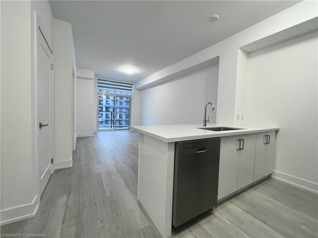 806-460 Dundas Street E Property Photo
