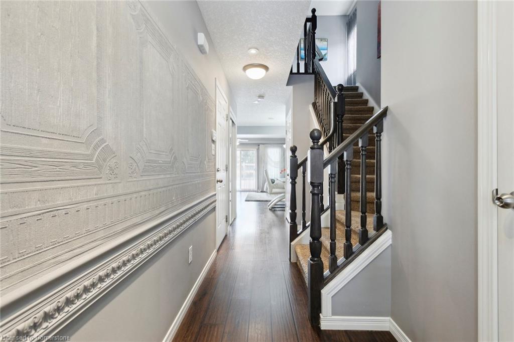 A4-7 Upper Mercer Street Property Photo 3