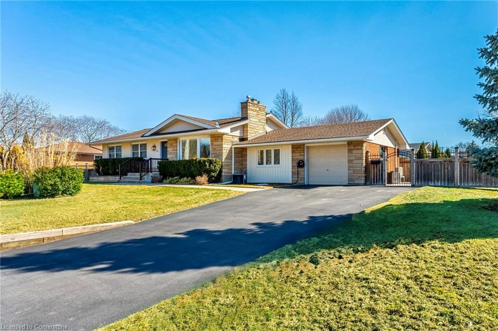 22 Nelles Road N Property Photo 1