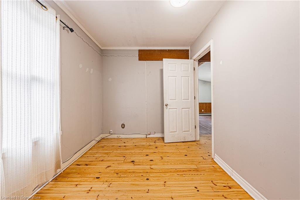 70 Hillview Street Property Photo 14