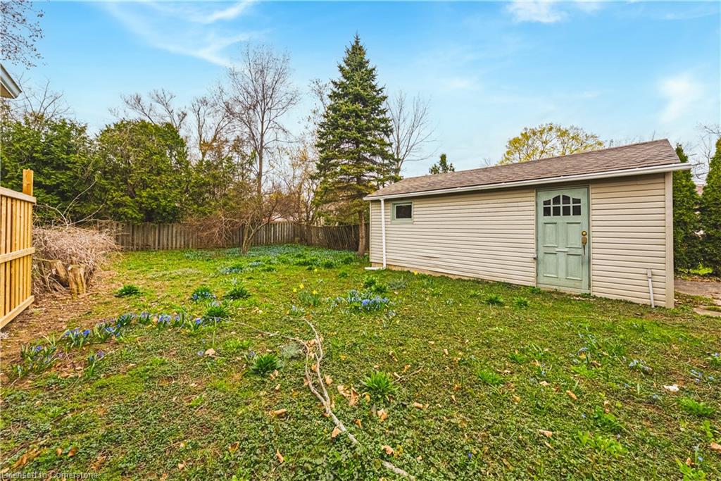 70 Hillview Street Property Photo 35