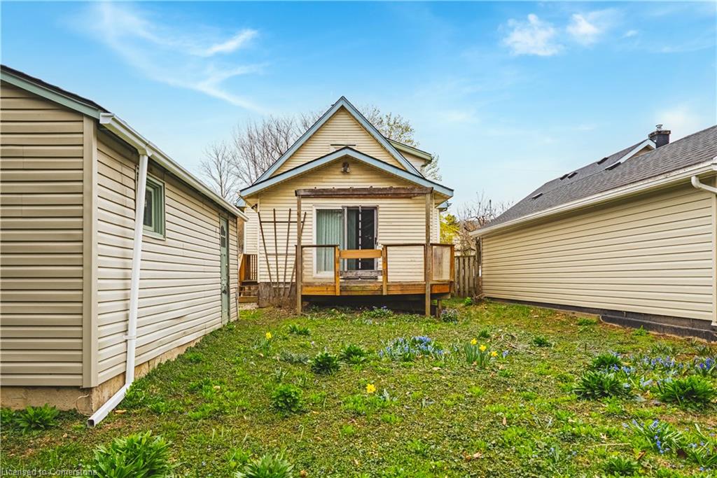 70 Hillview Street Property Photo 36