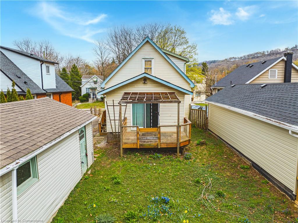 70 Hillview Street Property Photo 37