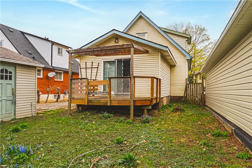 70 Hillview Street Property Photo 38