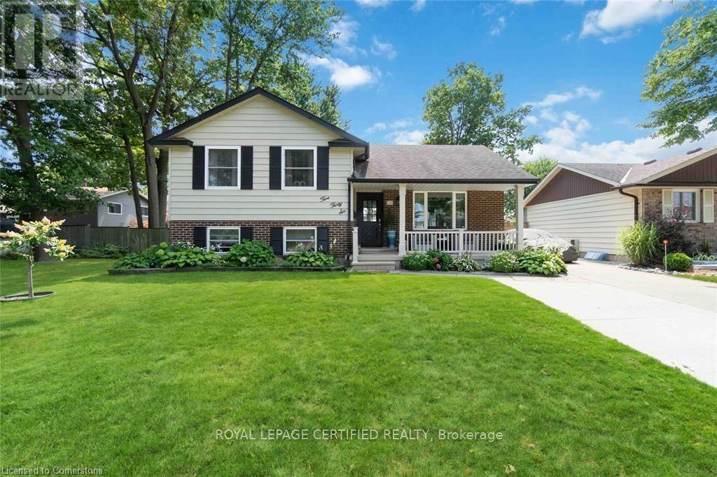 536 Treewood Crescent Property Photo