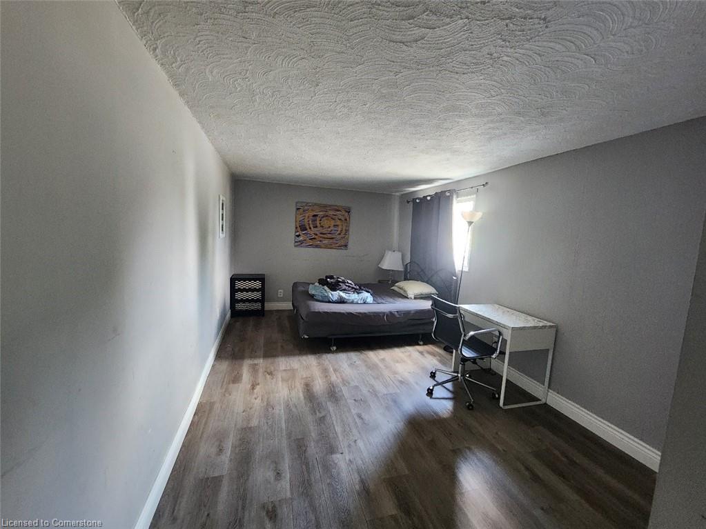 1085 Brydges Street Property Photo 5