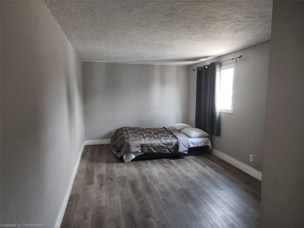 1085 Brydges Street Property Photo 6