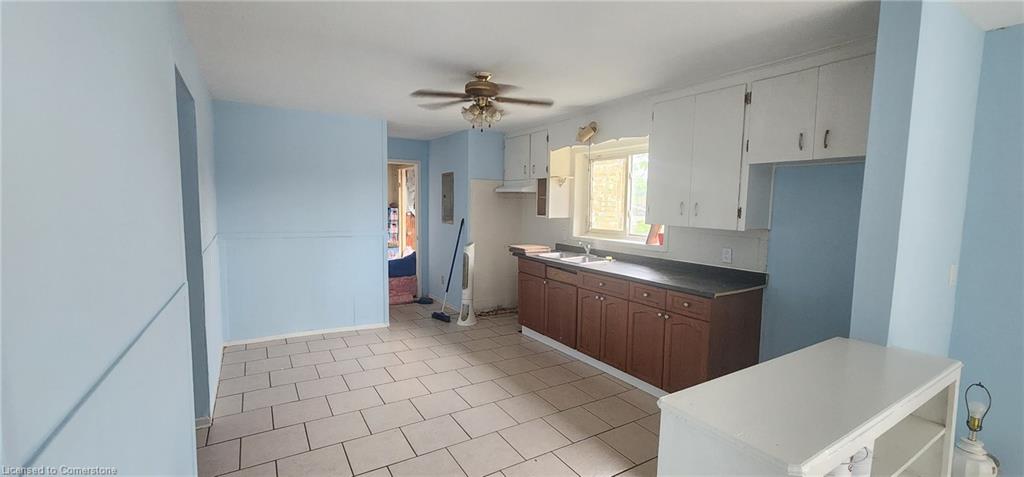 1085 Brydges Street Property Photo 7