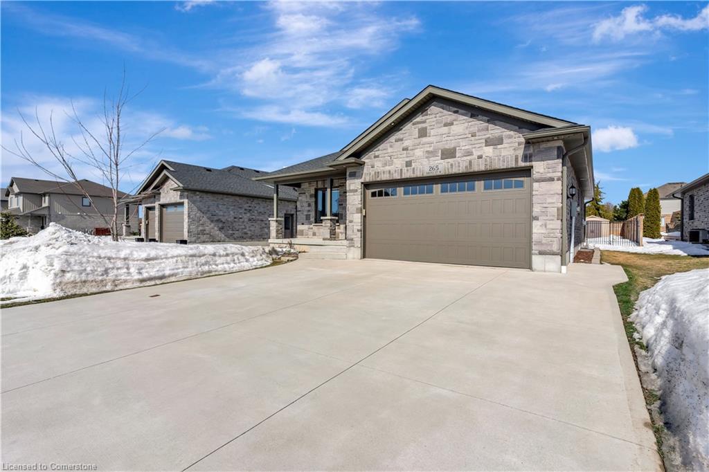265 Krotz Street W Property Photo 2