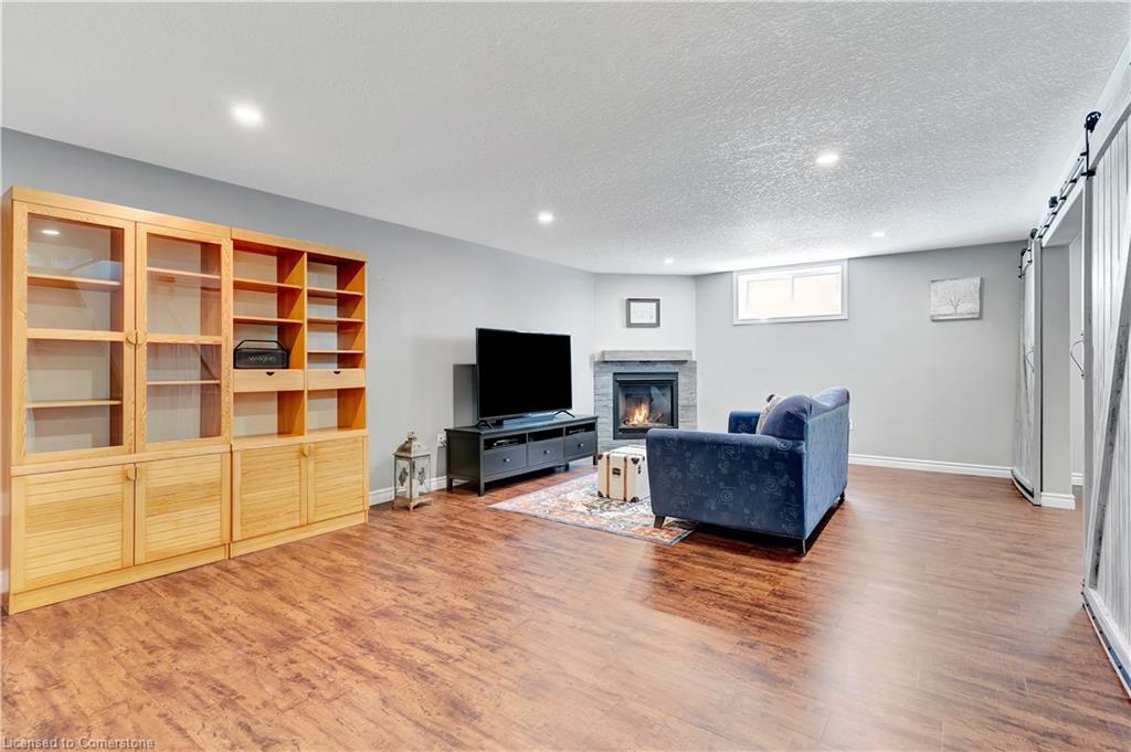 265 Krotz Street W Property Photo 28