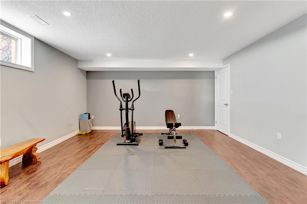 265 Krotz Street W Property Photo 33