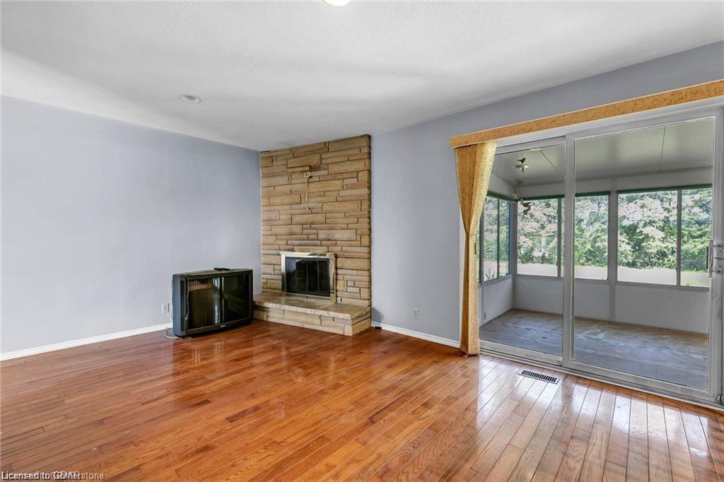 462 Arkell Road Property Photo 9