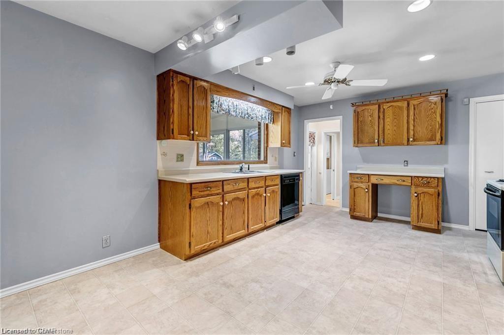 462 Arkell Road Property Photo 10