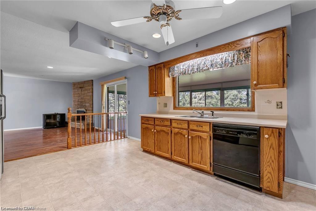 462 Arkell Road Property Photo 12