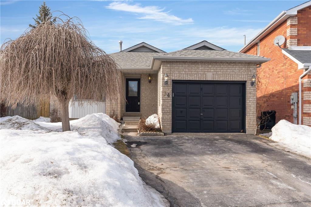 34 Assiniboine Drive Property Photo