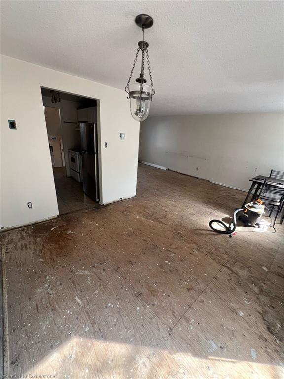 8-639 Albert Street Property Photo 3