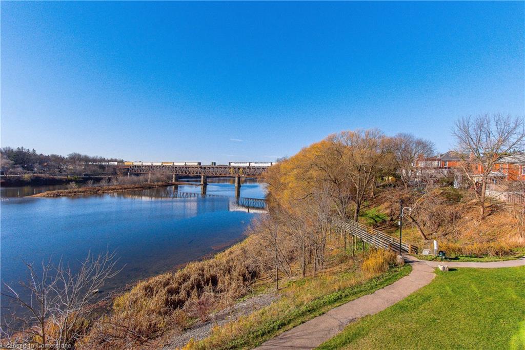 610-170 Water Street N Property Photo 29