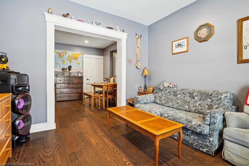 341 George Street S Property Photo 5