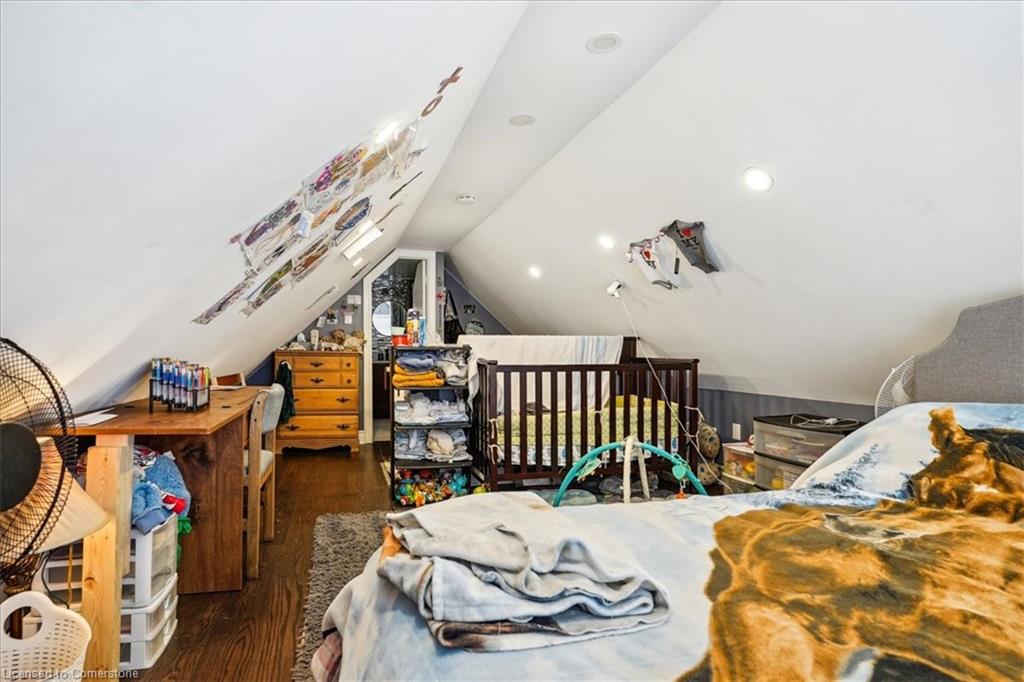 341 George Street S Property Photo 25