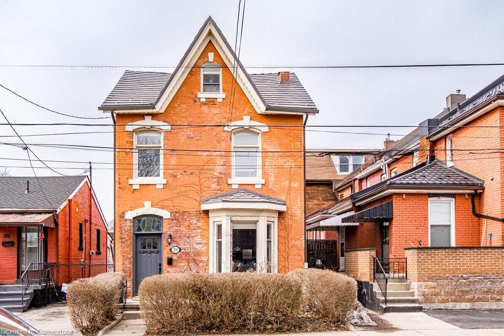 233 Macnab Street N Property Photo