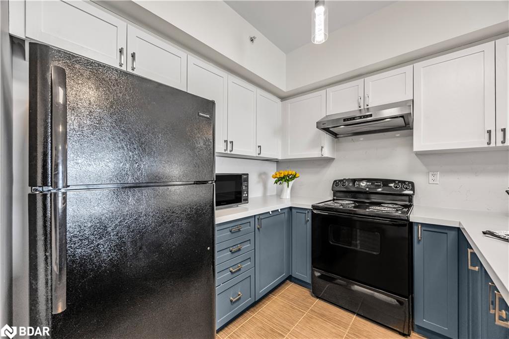 305-299 Cundles Road E Property Photo 16