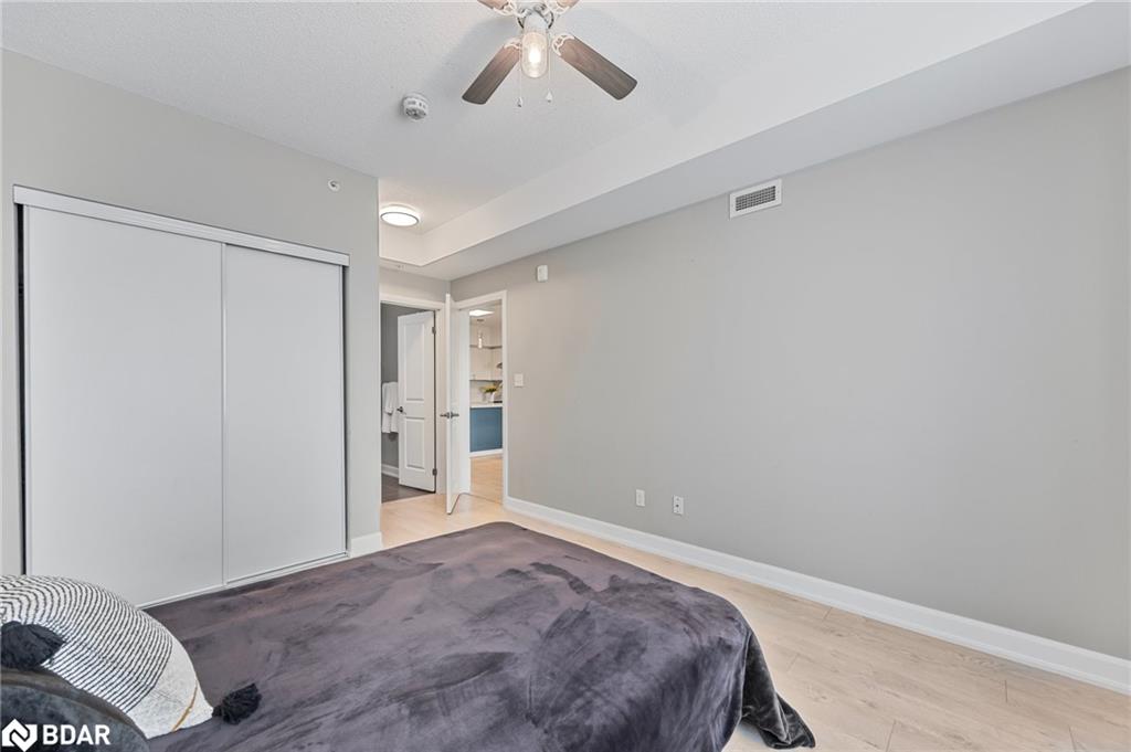 305-299 Cundles Road E Property Photo 19