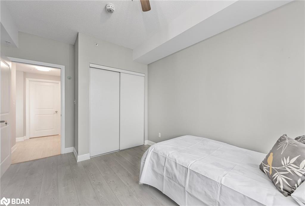 305-299 Cundles Road E Property Photo 22