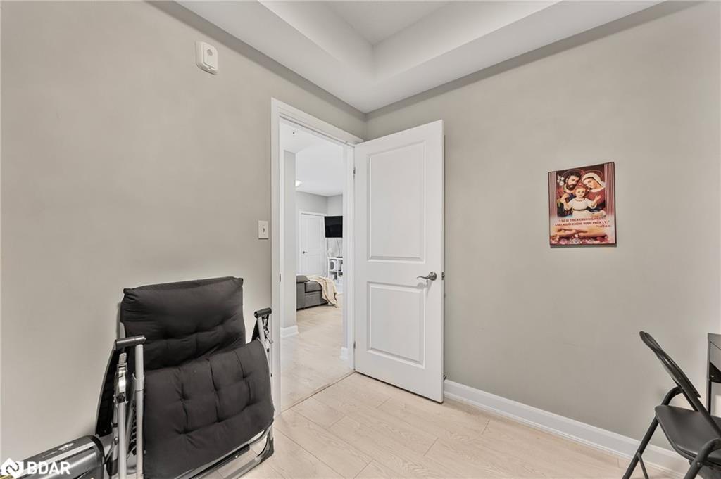 305-299 Cundles Road E Property Photo 28