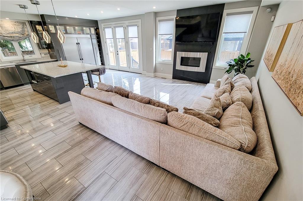 5074 Kalar Road Property Photo 10