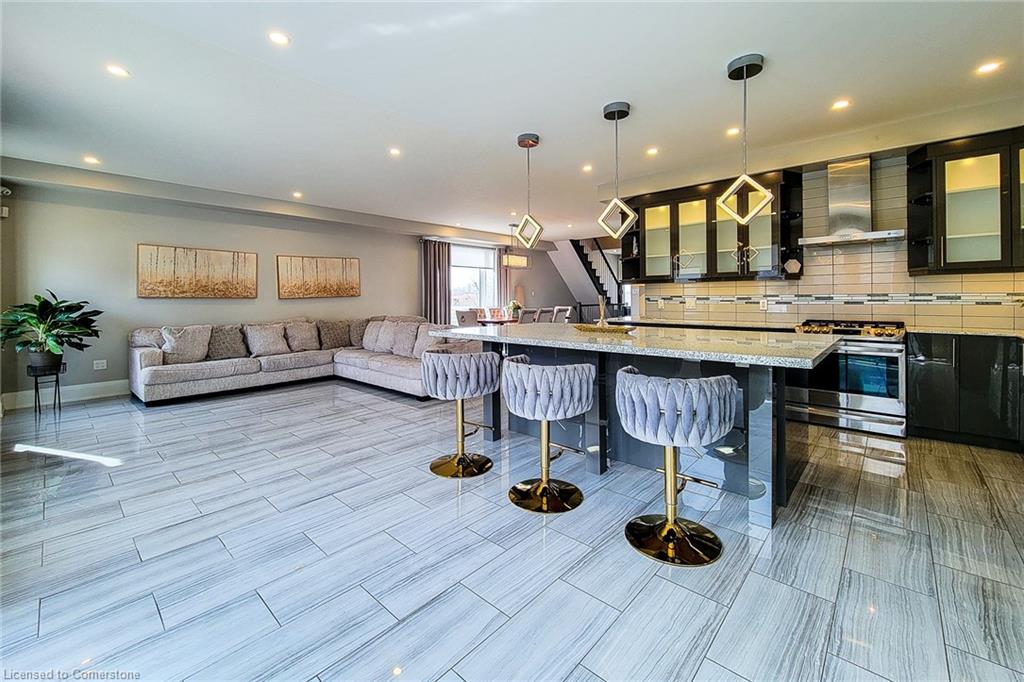 5074 Kalar Road Property Photo 12