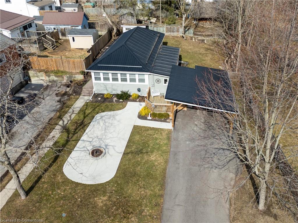 210 Chapman Street W Property Photo 1