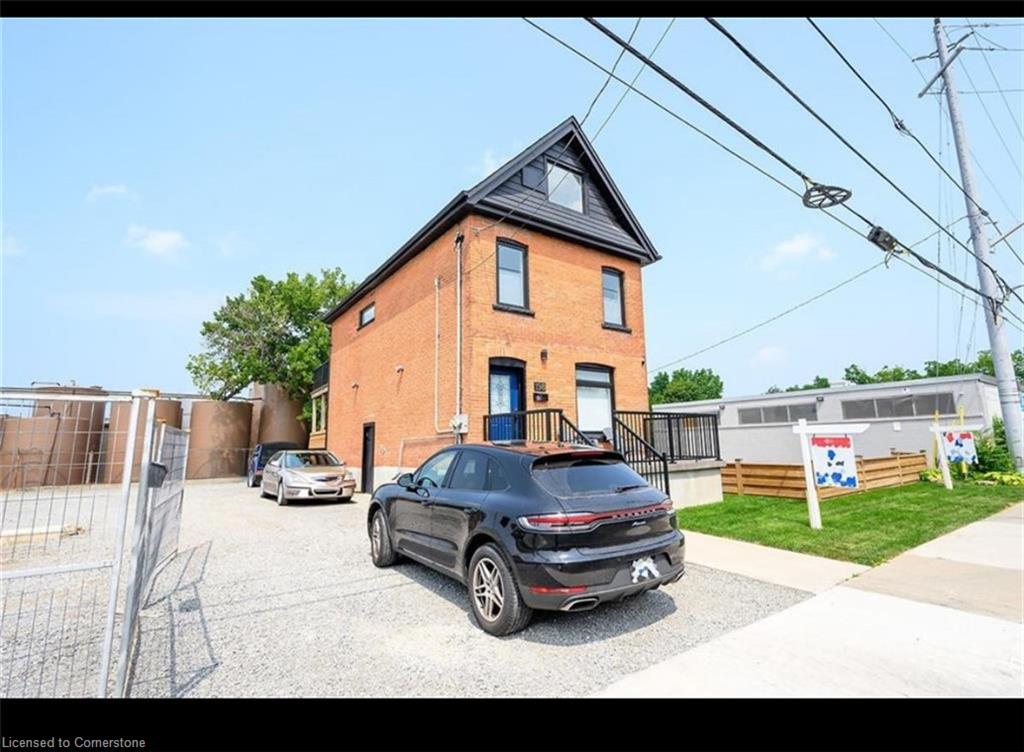198 Dundurn Street S Property Photo