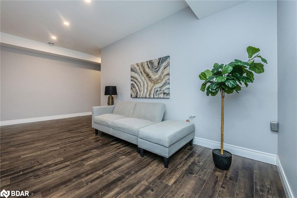 373373 6th Line Property Photo 37