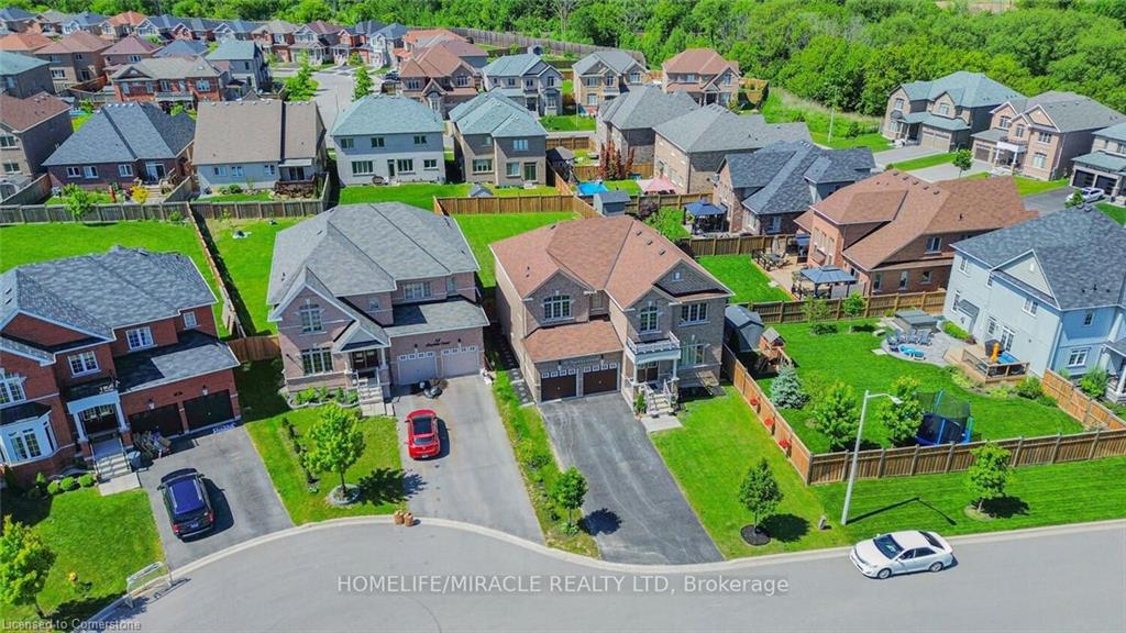 10 Buckles Court Property Photo 3