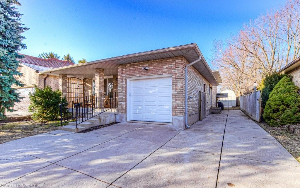 94 High Acres Crescent Property Photo